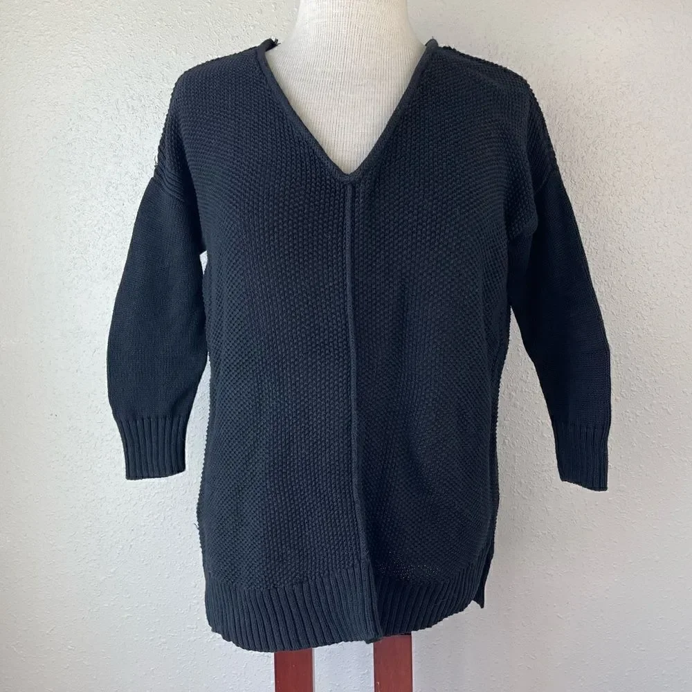 American Eagle V-Neck Sweater Size XS EUC
